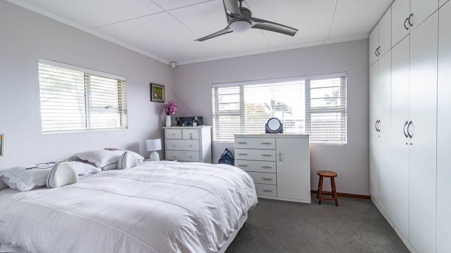 5 Bedroom Property for Sale in Vincent Eastern Cape